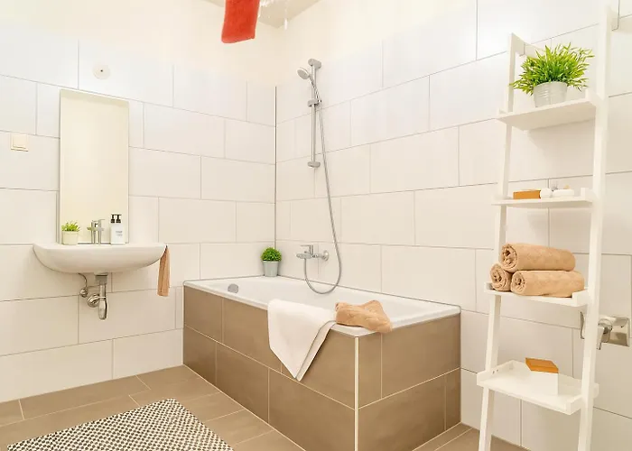 Stylish With Balcony And Parking - Near Metro * Viyana