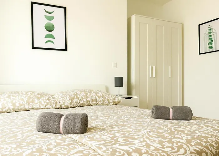 Daire Stylish With Balcony And Parking - Near Metro *