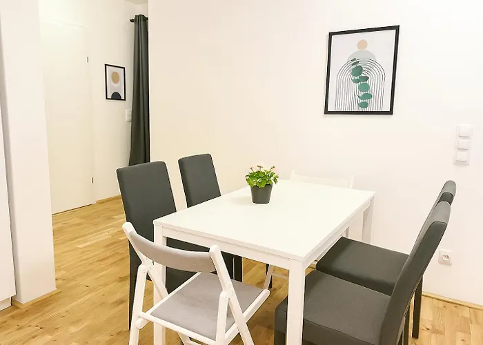 Stylish With Balcony And Parking - Near Metro