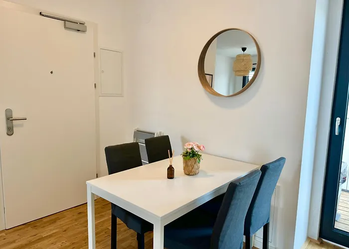 Stylish With Balcony And Parking - Near Metro Daire