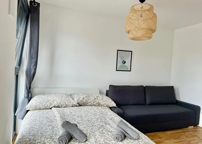 Daire Stylish With Balcony And Parking - Near Metro Viyana