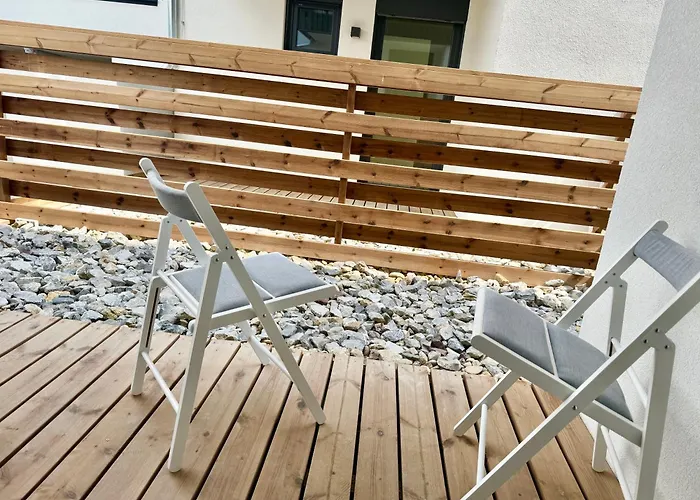 Stylish With Balcony And Parking - Near Metro Daire *